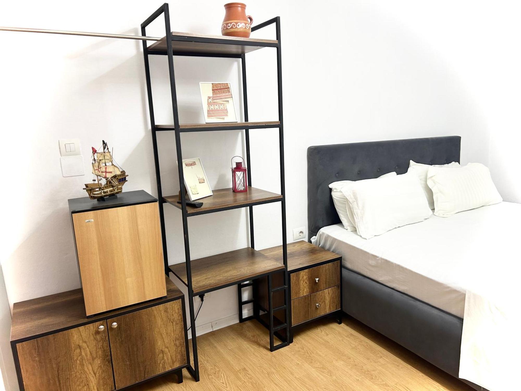 Budget Retreat Tirana & Studios Екстериор снимка