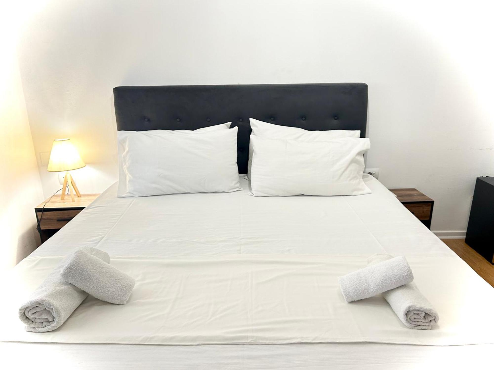 Budget Retreat Tirana & Studios Екстериор снимка